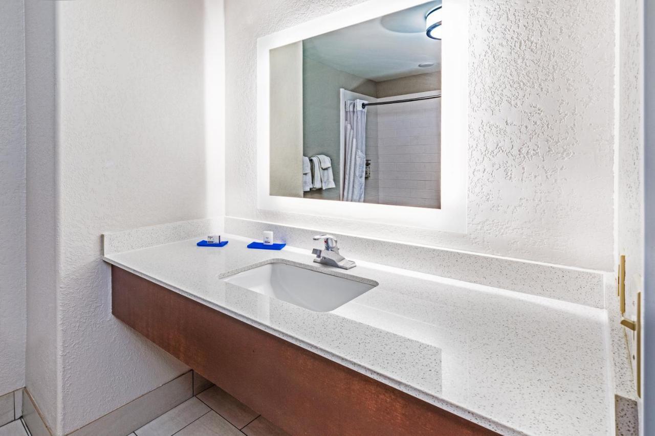 Holiday Inn Express & Suites Lafayette South By Ihg Exteriör bild