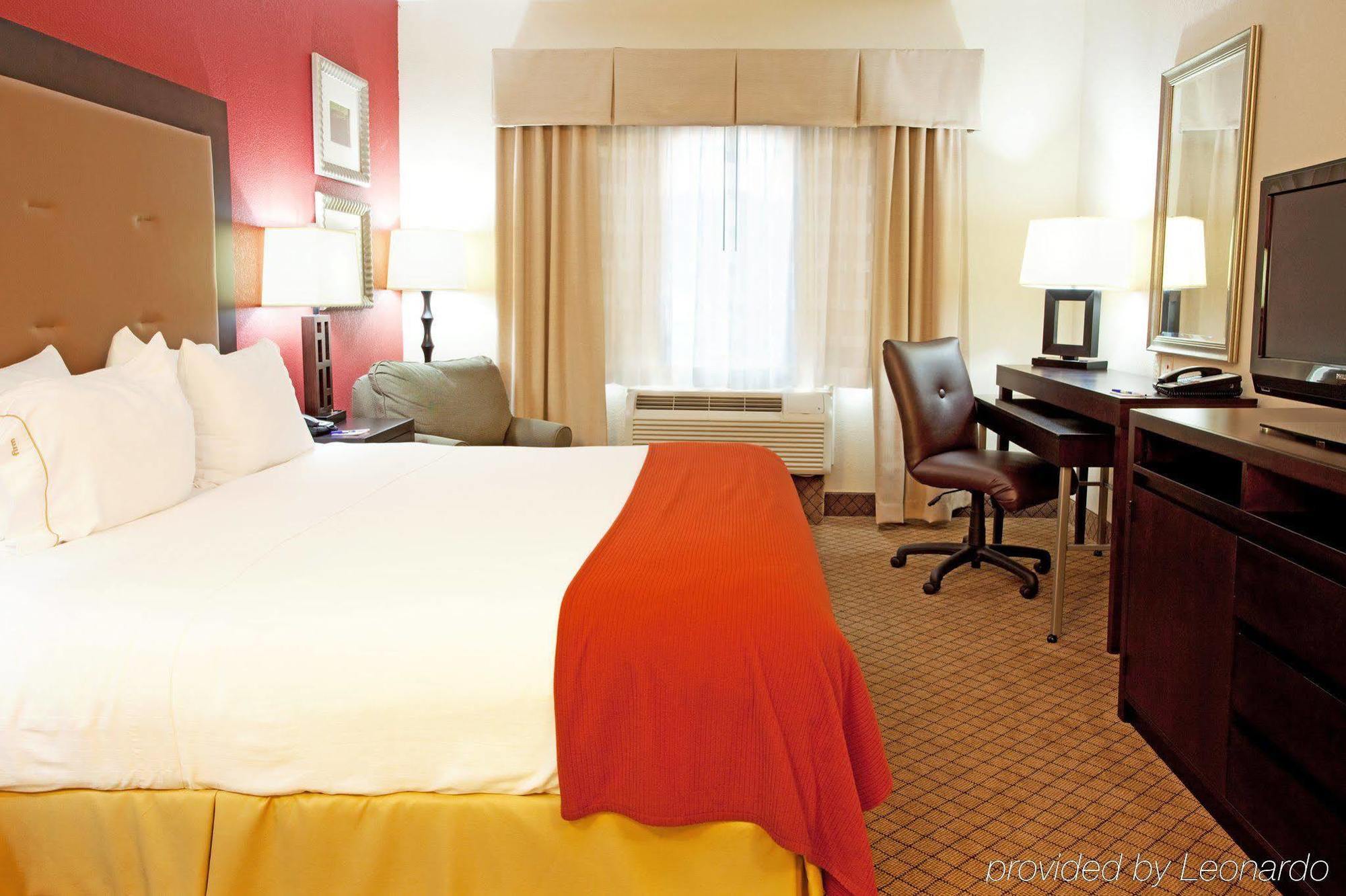 Holiday Inn Express & Suites Lafayette South By Ihg Rum bild